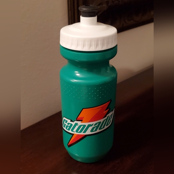 Gatorade Kitchen 9s Vintage Gatorade Sports Bottle Poshmark